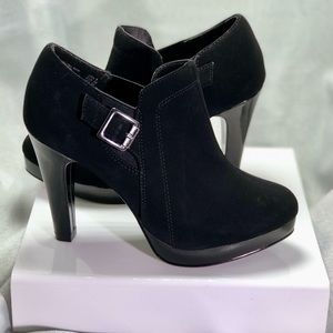 Fioni Black Suede Ankle Boots size 5